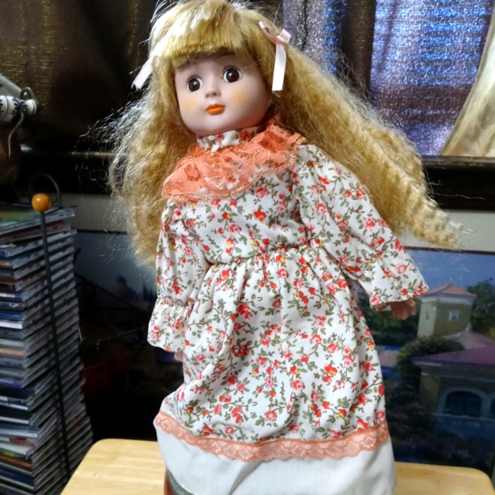 VINTAGE PRIMROSE🤹DOLL GIFT  COLLECTION🌹ROSE DRESS 15".